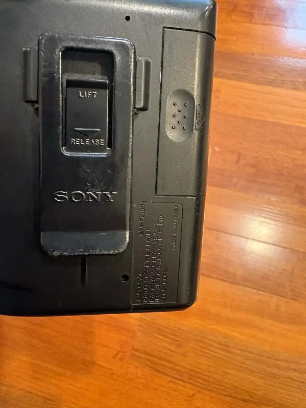 Sony Walkman WM-FX103 Cassette Player AM/FM Mega Bass Tested Works Read AVLS